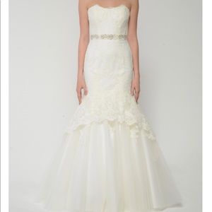 Monique Lhuillier Bliss wedding dress
